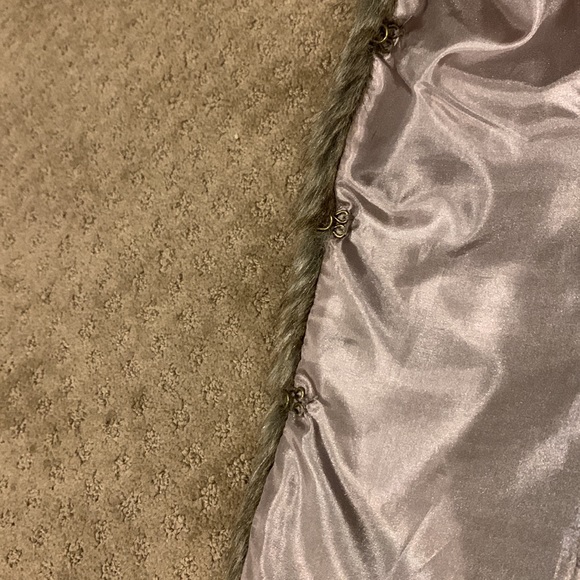 Faux Fur Vest By Vintage Havana In Tan, Cream & Brown Size Medium - Picture 7 of 7